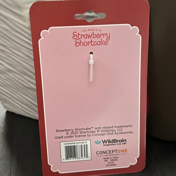 STRAWBERRY SHORTCAKE Keychain Charm NWT - Picture 3 of 5